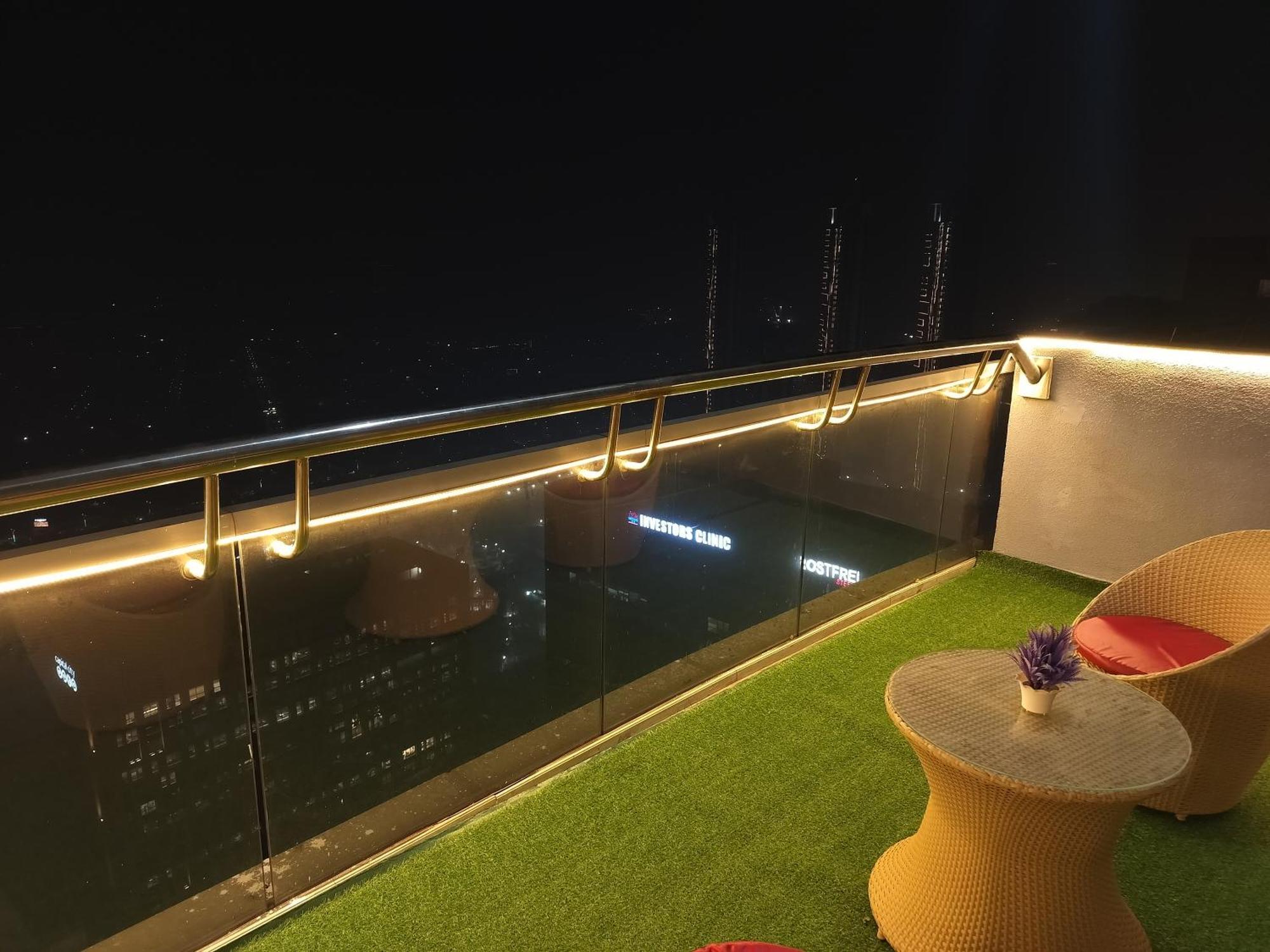 Nova River& Facing- Your Away 43rd Floor Apartment New Delhi